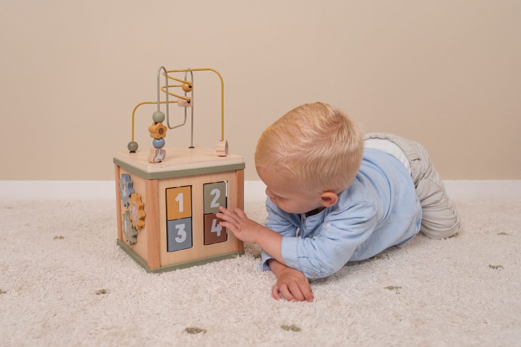 LD7131 Activity Cube Little Farm SB_6